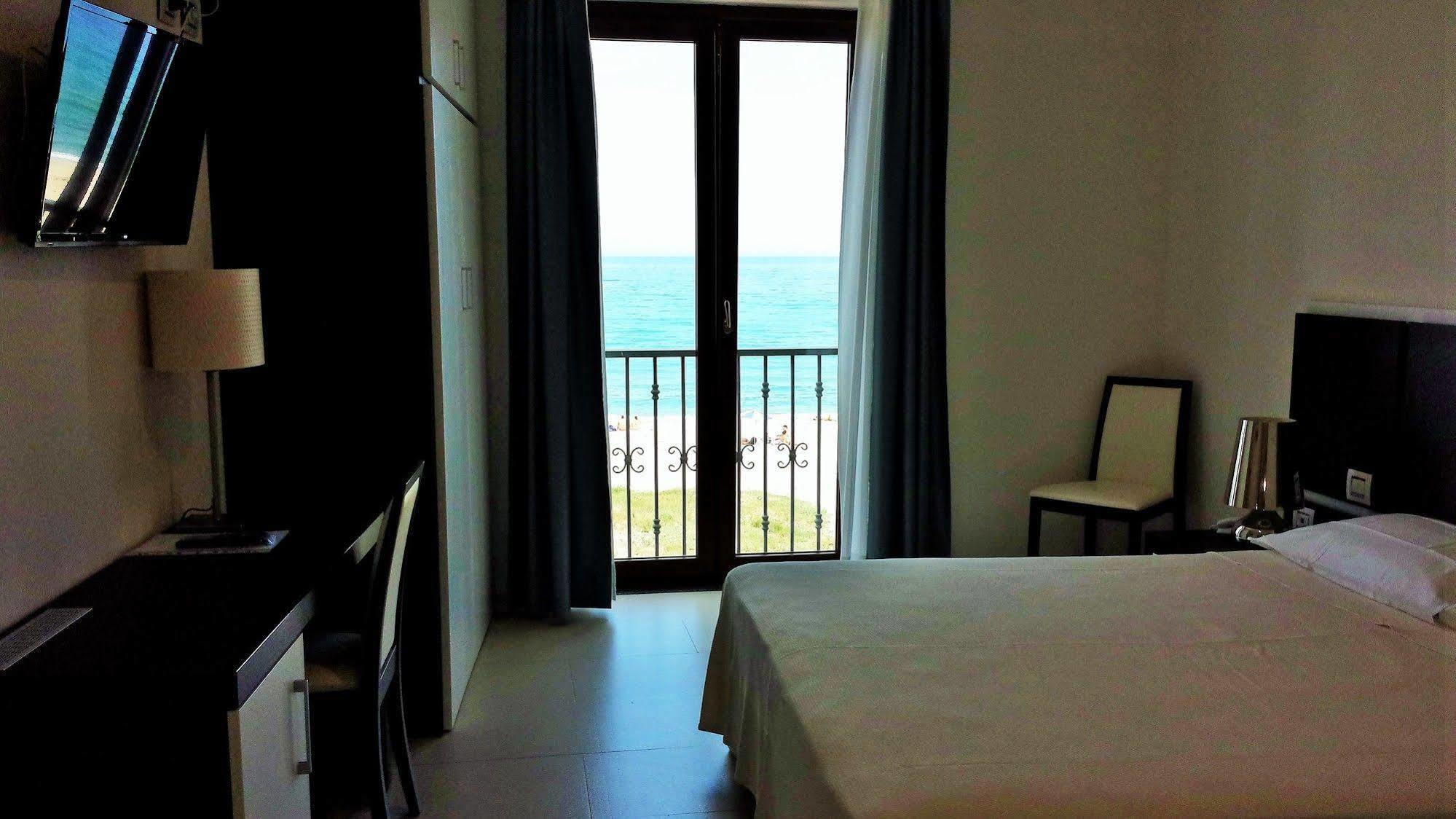 Buddi Hotel Platamona Exterior photo